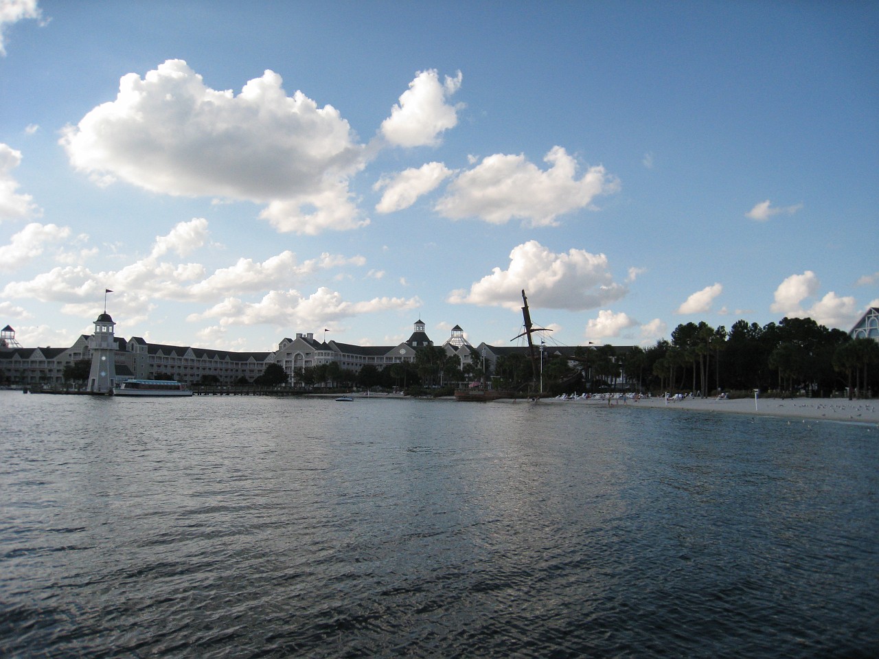 Vacation 2007-12 - Beaches Disney Hotels 0571.jpg - On the 2007-08 Florida vacation we visited beaches from Fort Myers to Sanibel Island sampling local food along the way. Green water and white sugar beaches! Arriving at Disney World we visited several of the theme resorts.